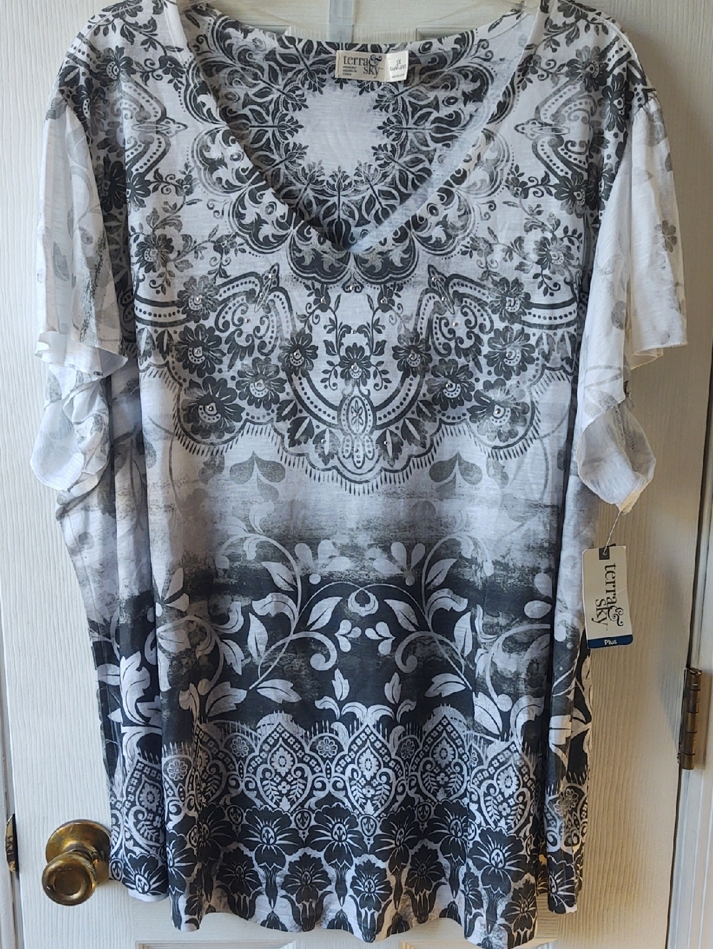 Terra & Sky White and Green V-Neck Printed Blouse Size 3X